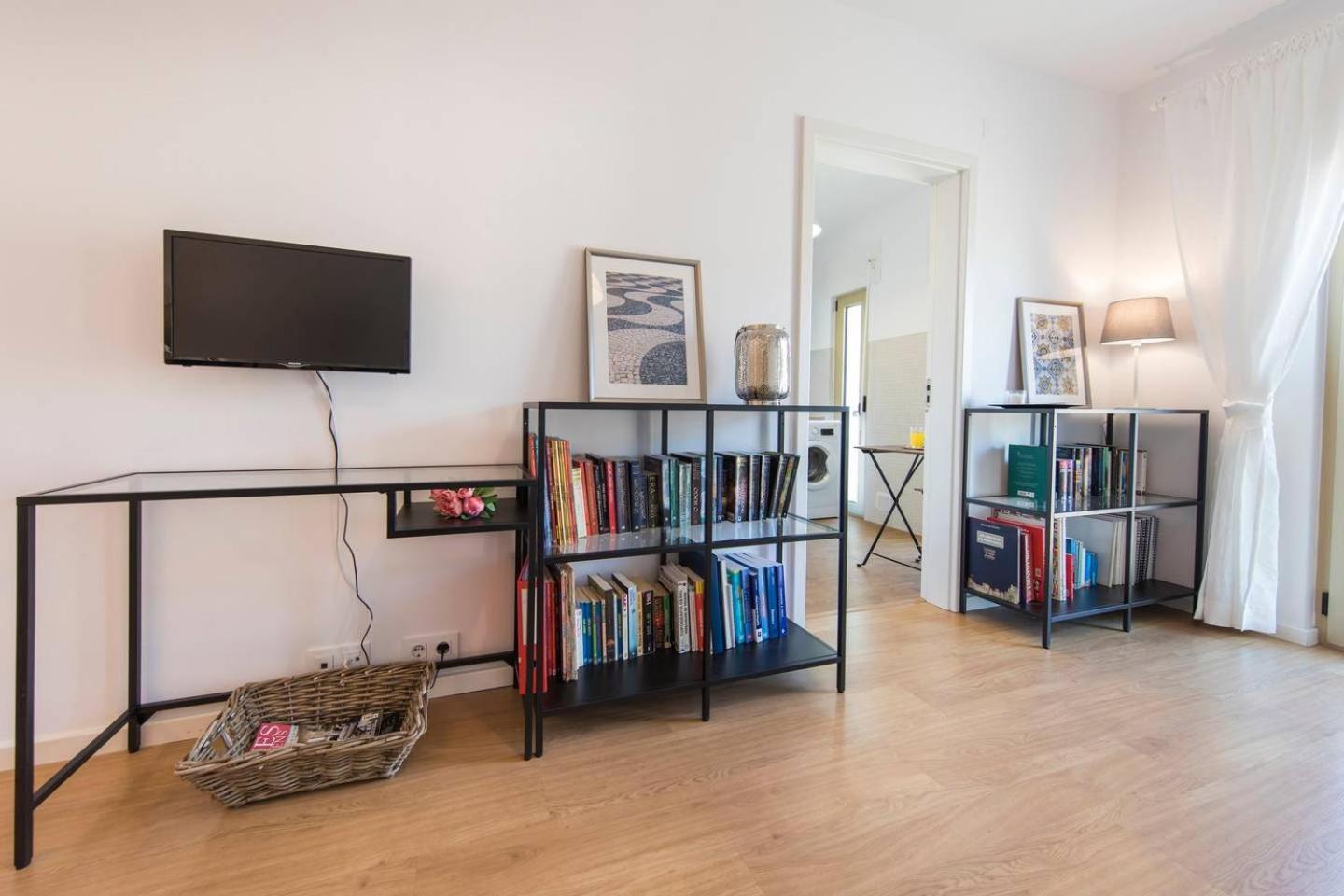 Comfortable Apartment In Campo Pequeno Lisbon Exterior photo